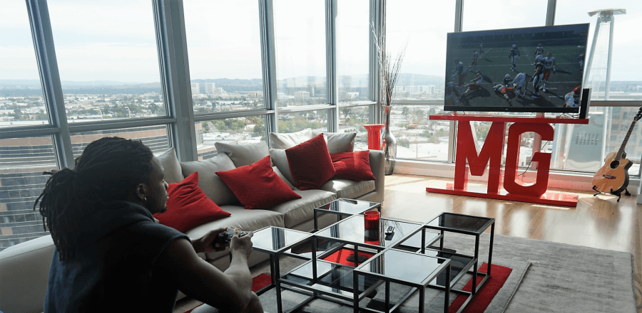 NFL Stars Go Head-to-Head in Virtual Matchup