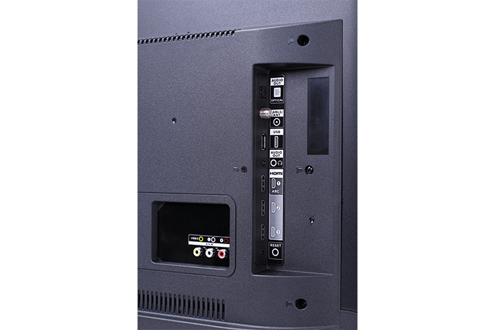 TCL 49” Class 3-Series FHD LED Roku Smart TV - 49S305