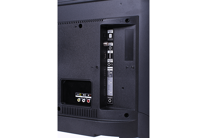 TCL 32” Class 3-Series HD LED Roku Smart TV - 32S305